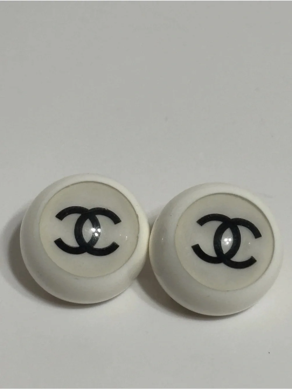 CHANEL vintage White Round CC Logo Button Earrings